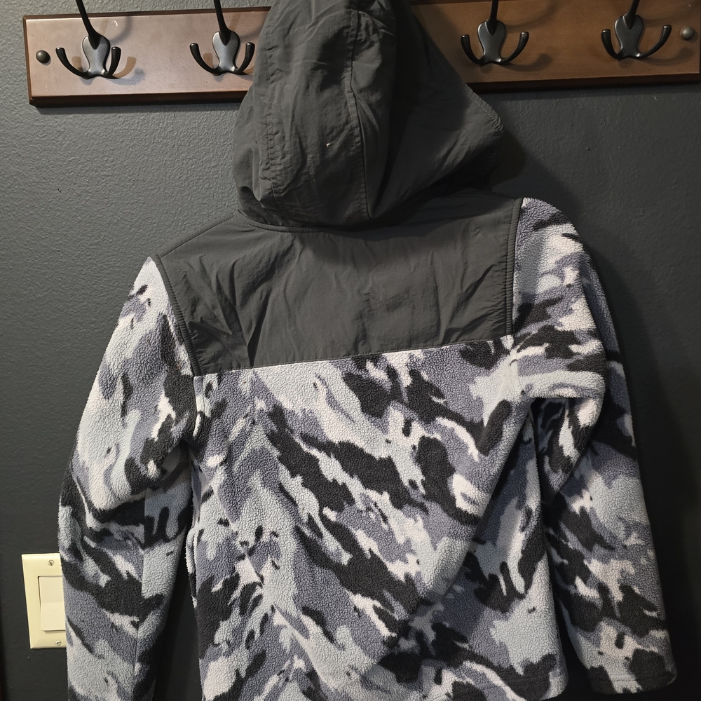 The North Face Camouflage Fleece Jacket - Picture 3 of 7